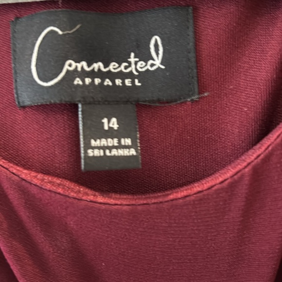 Burgandy Connected Apparel dress size 14.  Very flattering with ruched side - Picture 5 of 5
